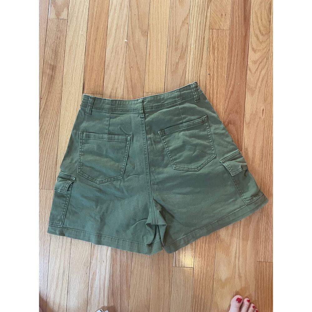 American Bazi Green Women's Cargo Shorts, Size Small - Picture 3 of 3